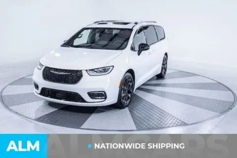 Another view of 2025 Chrysler Pacifica Limited for sale in Union City, GA at ALM Kia South