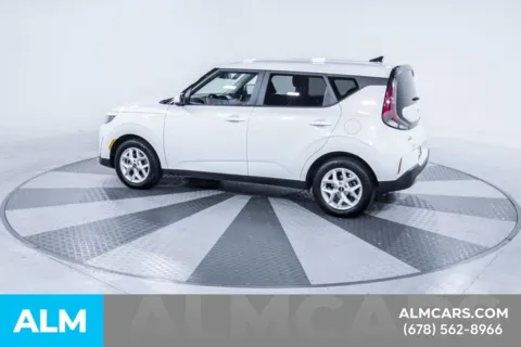 More photos of 2024 Kia Soul LX at ALM Kia South, GA
