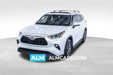 White 2023 Toyota Highlander Hybrid Bronze Edition for sale in Union City, GA