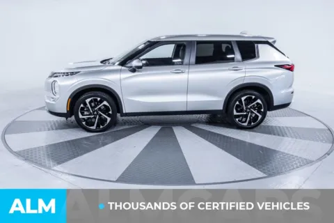 More photos of 2024 Mitsubishi Outlander SE at ALM Kia South, GA