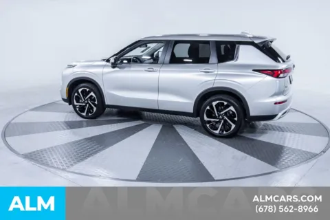 More photos of 2024 Mitsubishi Outlander SE at ALM Kia South, GA