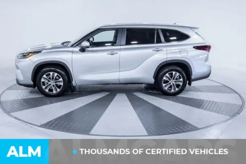More photos of 2024 Toyota Highlander XLE at ALM Kia South, GA