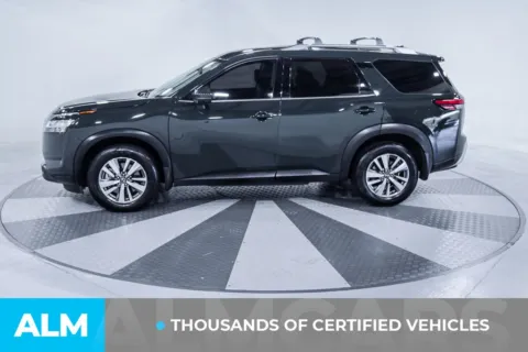 More photos of 2022 Nissan Pathfinder SL at ALM Kia South, GA