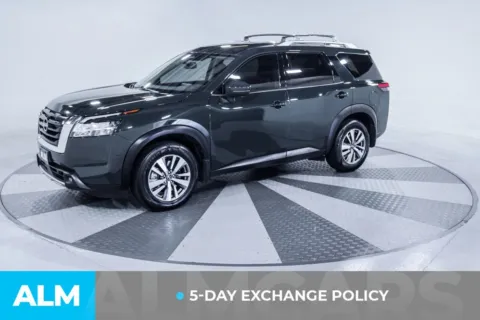 More photos of 2022 Nissan Pathfinder SL at ALM Kia South, GA
