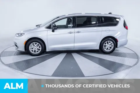 More photos of 2024 Chrysler Pacifica Touring L at ALM Kia South, GA