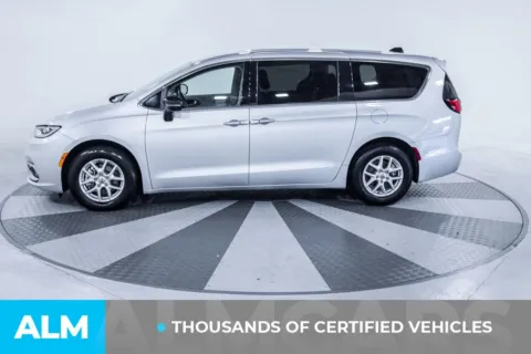 More photos of 2024 Chrysler Pacifica Touring L at ALM Kia South, GA