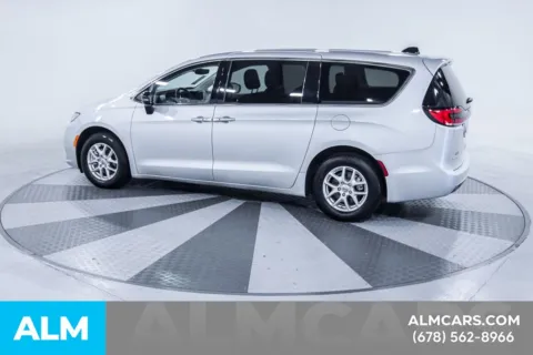 More photos of 2024 Chrysler Pacifica Touring L at ALM Kia South, GA