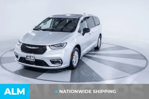 Photos of 2024 Chrysler Pacifica Touring L for sale in Union City, GA at ALM Kia South