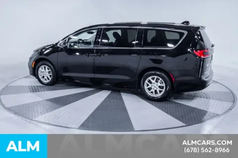 More photos of 2024 Chrysler Pacifica Touring L at ALM Kia South, GA