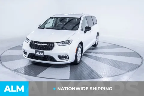 Another view of 2024 Chrysler Pacifica Touring L for sale in Union City, GA at ALM Kia South