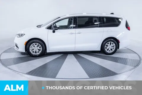 More photos of 2024 Chrysler Pacifica Touring L at ALM Kia South, GA