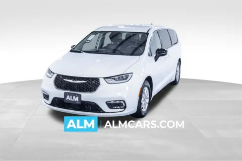 White 2024 Chrysler Pacifica Touring L for sale in Union City, GA