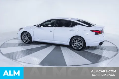 More photos of 2023 Nissan Altima 2.0 SR at ALM Kia South, GA