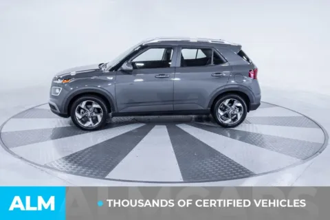 More photos of 2025 Hyundai Venue SEL at ALM Kia South, GA