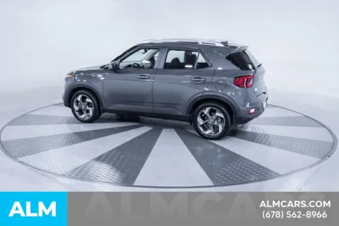 More photos of 2025 Hyundai Venue SEL at ALM Kia South, GA