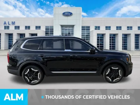 More photos of 2024 Kia Telluride S at ALM Kia South, GA