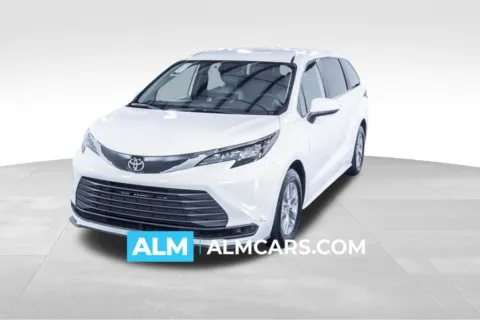 White 2026 Toyota Sienna LE for sale in Union City, GA