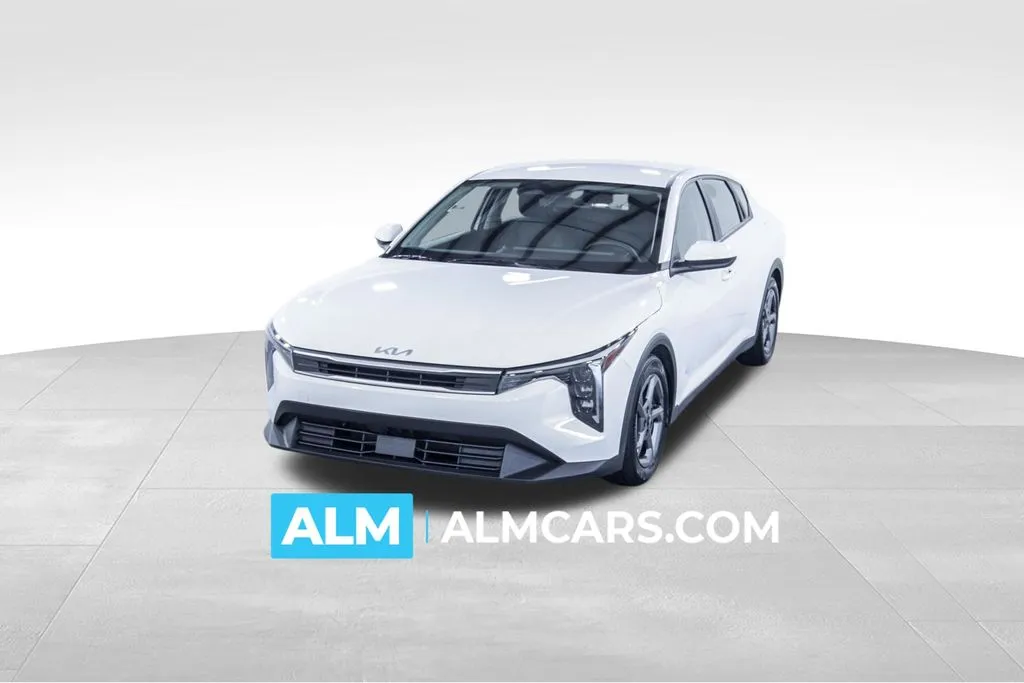 2025 Kia K4 LXS AT's photo