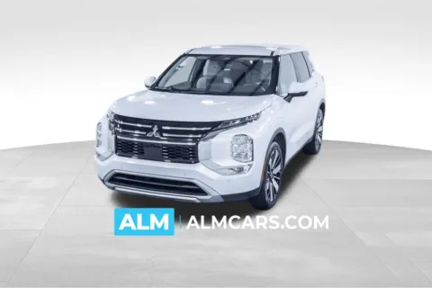 White 2025 Mitsubishi Outlander SE for sale in Union City, GA