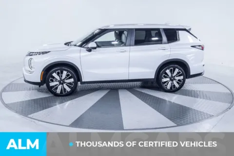 More photos of 2025 Mitsubishi Outlander SE at ALM Kia South, GA
