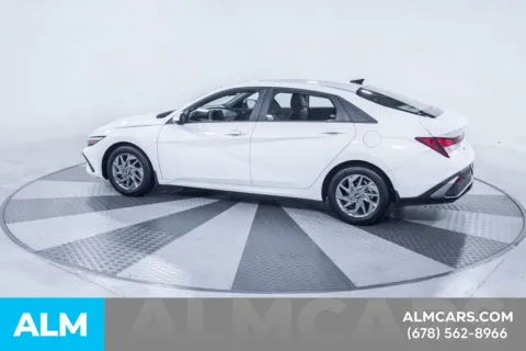 More photos of 2024 Hyundai Elantra SEL at ALM Kia South, GA