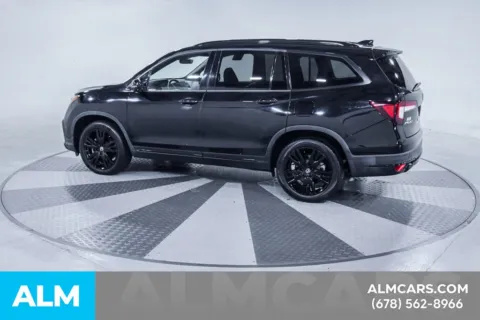 More photos of 2022 Honda Pilot Black Edition at ALM Kia South, GA
