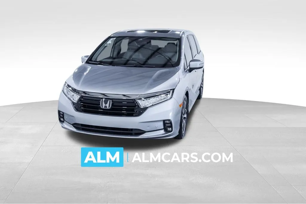 Silver 2024 Honda Odyssey Touring for sale in Union City, GA