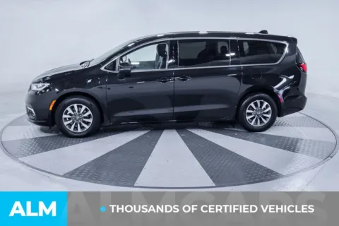 More photos of 2023 Chrysler Pacifica Hybrid Touring L at ALM Kia South, GA