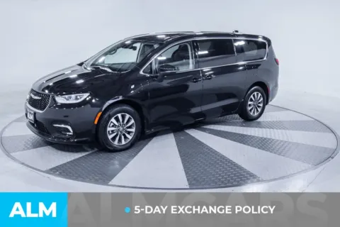 Another view of 2023 Chrysler Pacifica Hybrid Touring L for sale in Union City, GA at ALM Kia South