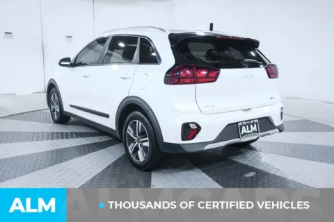 More photos of 2022 Kia Niro LXS at ALM Kia South, GA