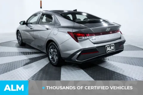 More photos of 2024 Hyundai Elantra SEL at ALM Kia South, GA