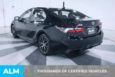 More photos of 2023 Toyota Camry SE at ALM Kia South, GA