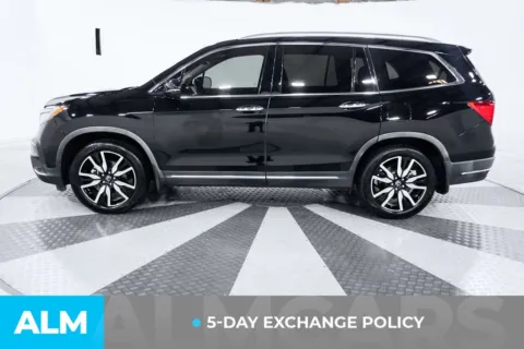 Another view of 2021 Honda Pilot Touring for sale in Union City, GA at ALM Kia South