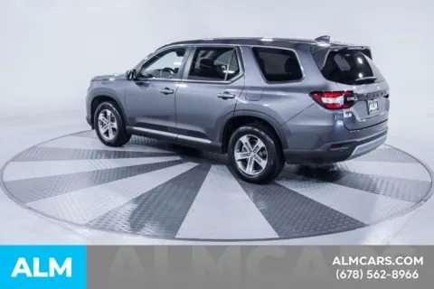 More photos of 2023 Honda Pilot EX-L at ALM Kia South, GA