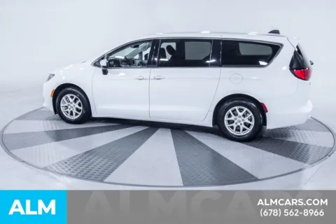 More photos of 2023 Chrysler Voyager LX at ALM Kia South, GA