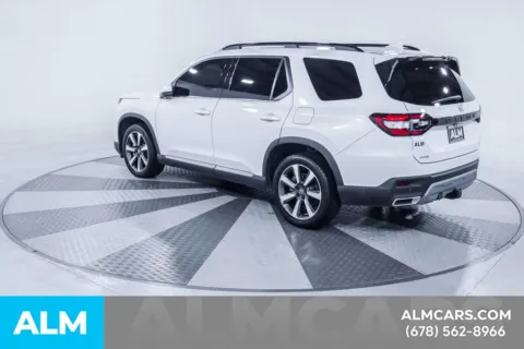 More photos of 2023 Honda Pilot Elite at ALM Kia South, GA