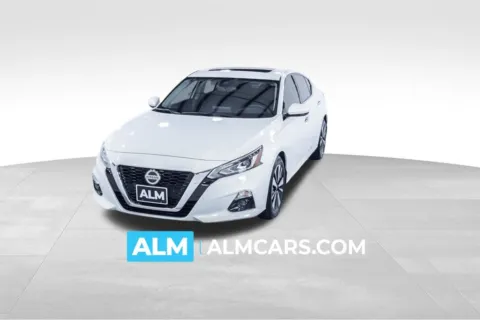 White 2020 Nissan Altima 2.5 SV for sale in Union City, GA