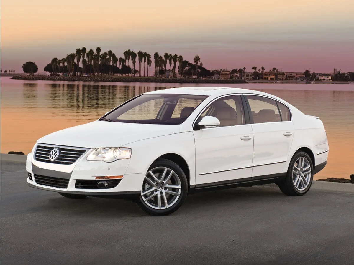 2010 Volkswagen Passat Komfort for sale in Union City, GA