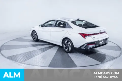More photos of 2024 Hyundai Elantra SEL at ALM Kia South, GA