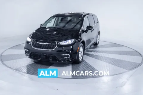 Black 2024 Chrysler Pacifica Touring L for sale in Union City, GA