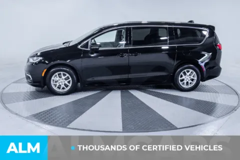More photos of 2024 Chrysler Pacifica Touring L at ALM Kia South, GA