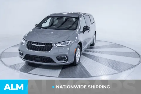 Photos of 2025 Chrysler Pacifica Select for sale in Union City, GA at ALM Kia South