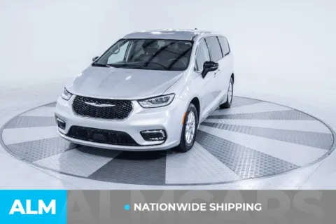 Photos of 2024 Chrysler Pacifica Touring L for sale in Union City, GA at ALM Kia South