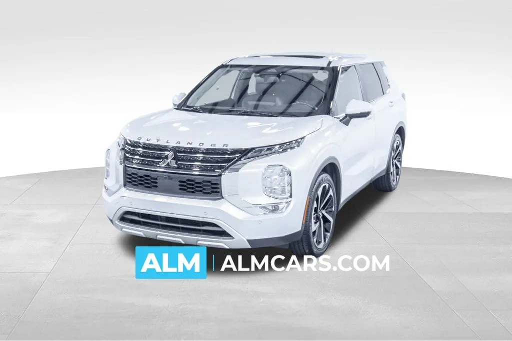 White 2023 Mitsubishi Outlander SE for sale in Union City, GA