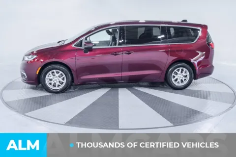 More photos of 2023 Chrysler Pacifica Touring L at ALM Kia South, GA