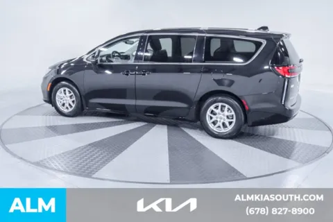 More photos of 2023 Chrysler Pacifica Touring L at ALM Kia South, GA