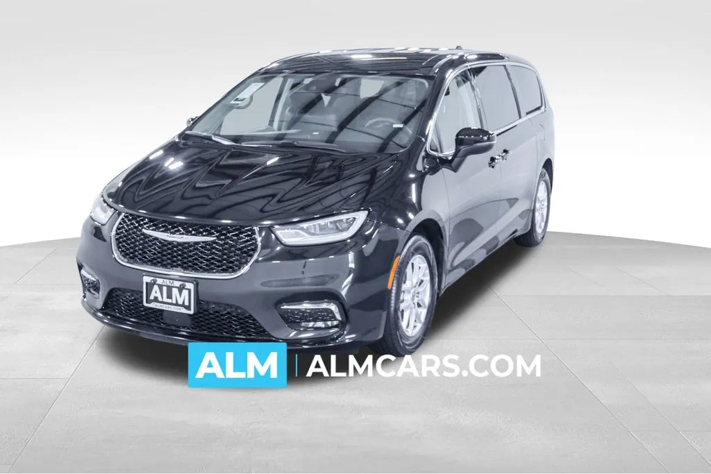 Black 2023 Chrysler Pacifica Touring L for sale in Union City, GA