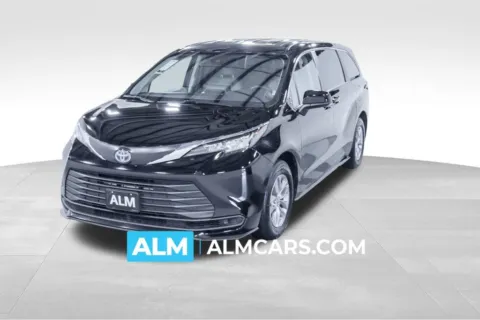 Black 2023 Toyota Sienna LE for sale in Union City, GA