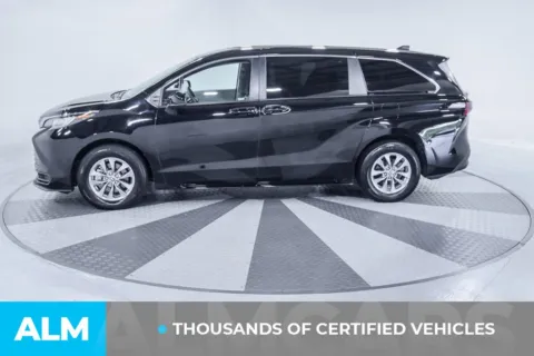 More photos of 2023 Toyota Sienna LE at ALM Kia South, GA