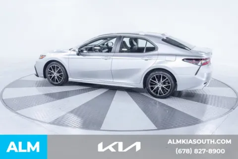 More photos of 2023 Toyota Camry SE at ALM Kia South, GA